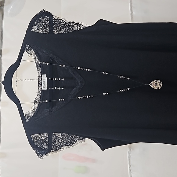 Black Corded Necklace with Clear, Black & Silver Beads/Pendant & Earring Set - Picture 6 of 6